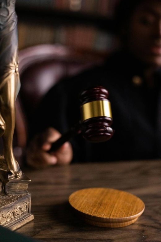 Il&#x20;est&#x20;d&#x00E9;sormais&#x20;clairement&#x20;admis&#x20;qu&#x2019;on&#x20;peut&#x20;demander&#x20;&#x00E0;&#x20;un&#x20;juge&#x2026;&#x20;de&#x20;juger