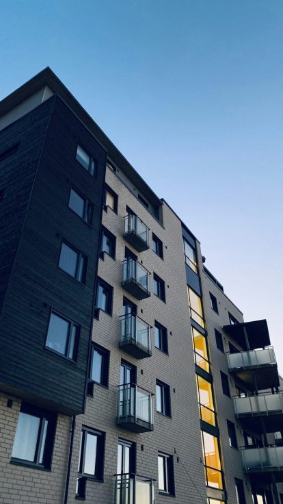Immeuble résidentiel en copropriété, avocat en droit de la copropriété à Cannes